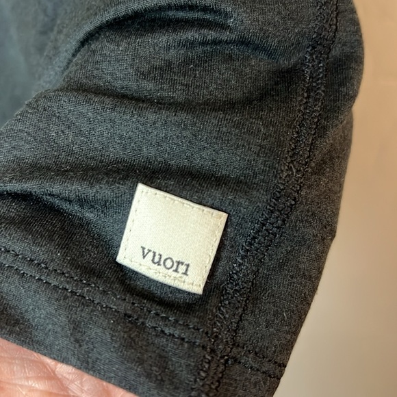 Vuori Halo Performance Crop - Picture 7 of 8